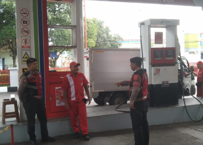 Humanis, Pasukan Patroli Roda 4 Polres Ciamis Datangi Obvit SPBU Simpang Aren
