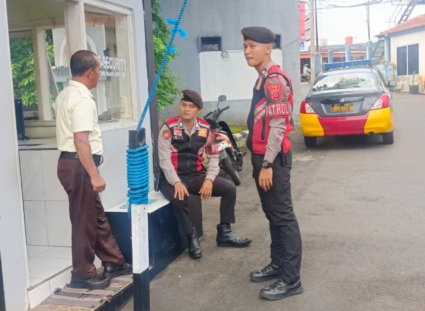Humanis, Personel Samapta Polres Ciamis Patroli Perum Shapire Ciamis Beri Imbauan Kamtibmas