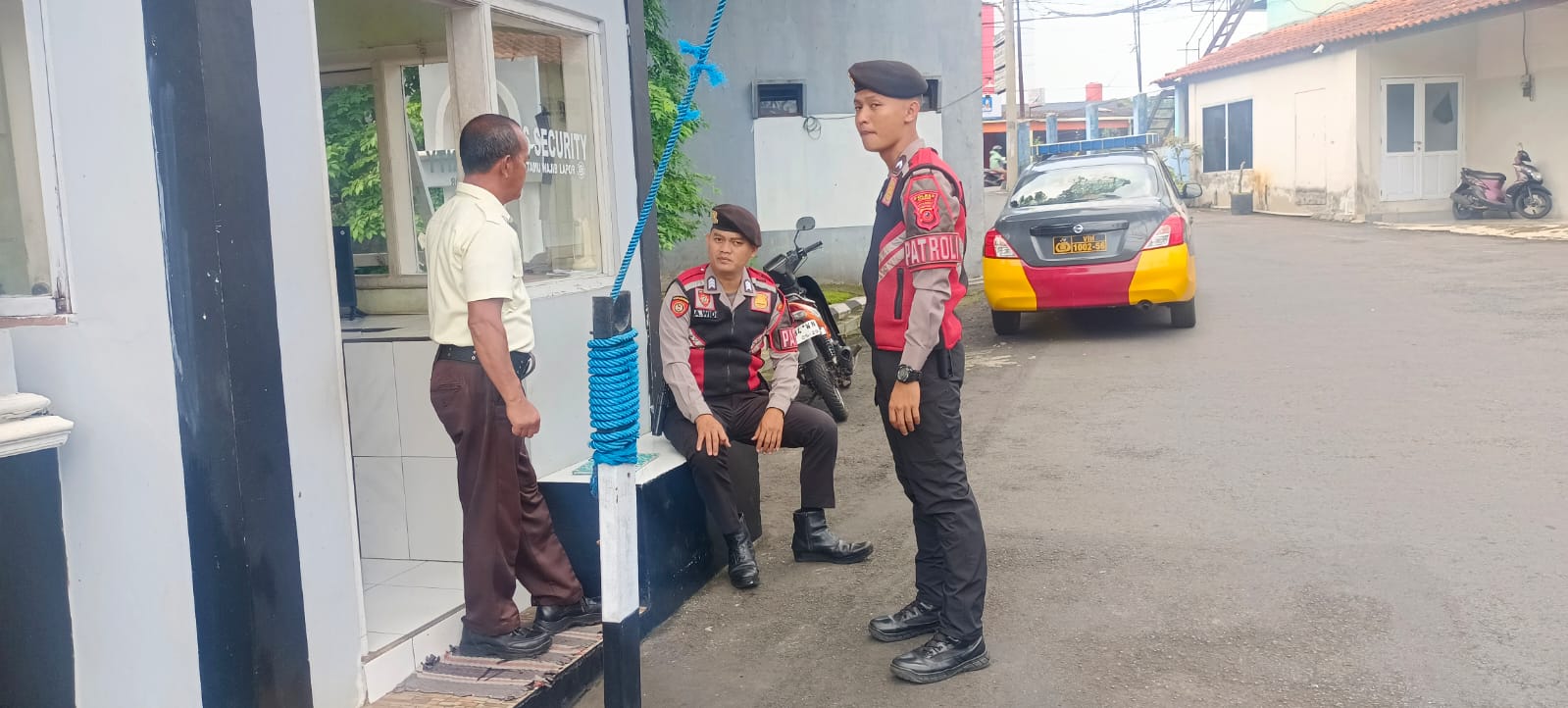 Humanis, Personel Samapta Polres Ciamis Patroli Perum Shapire Ciamis Beri Imbauan Kamtibmas