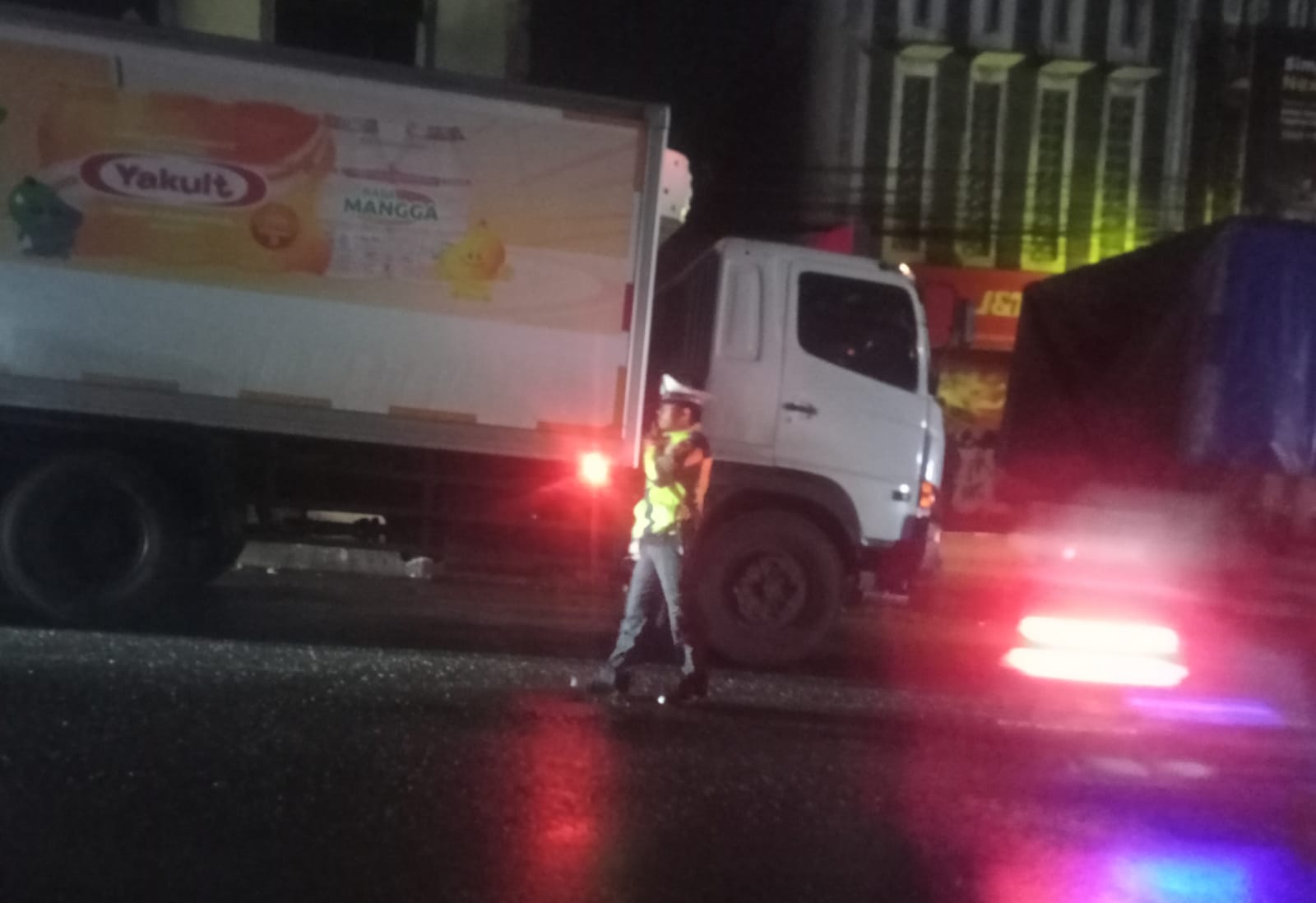 Polres Sukabumi Sigap Atasi Kemacetan di Cibadak