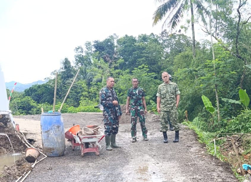 Pastikan Tepat Waktu, Dandim 0607/Kota Sukabumi Cek Pembangunan Jembatan dan TPT TMMD ke.127