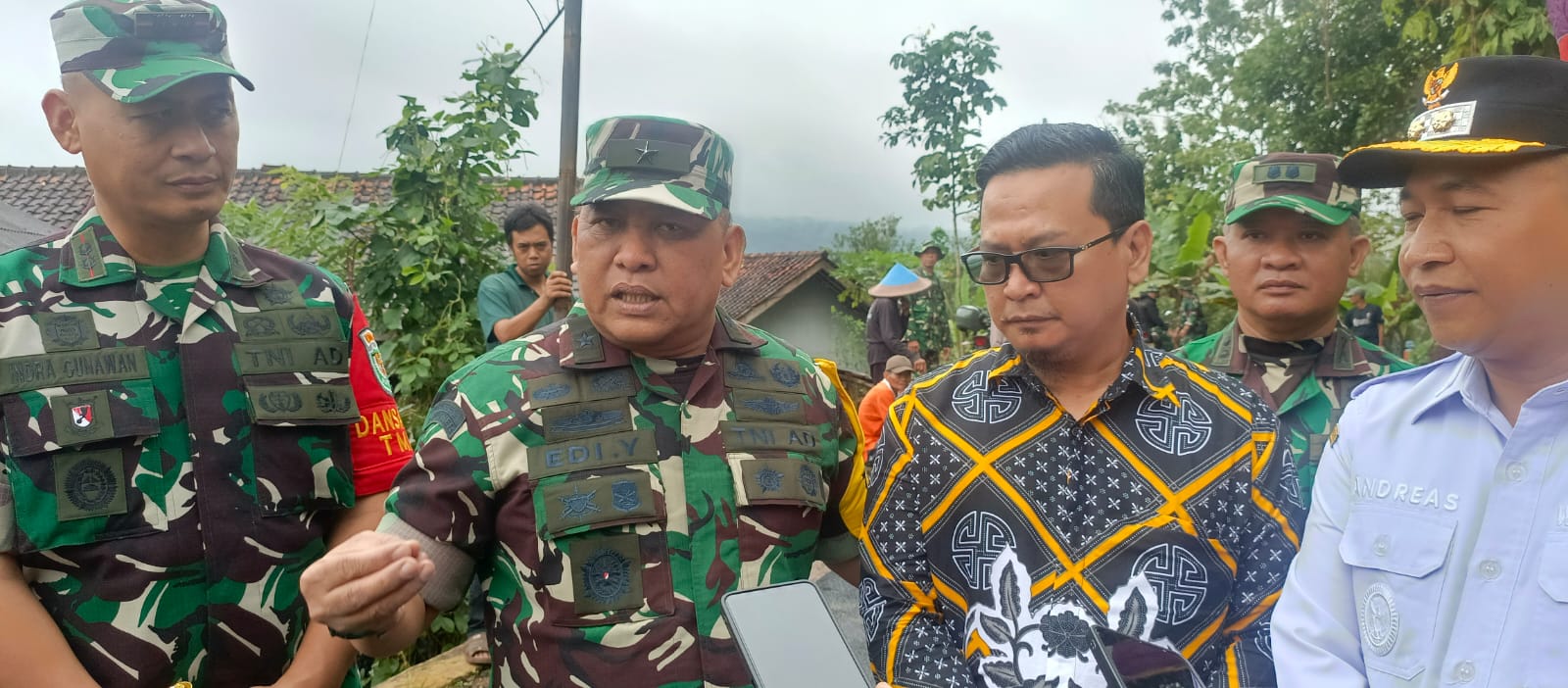 Tim WASEV Mabesad Tinjau Langsung Progres TMMD Ke-127 Kodim 0607/Kota Sukabumi di Desa Parakanlima