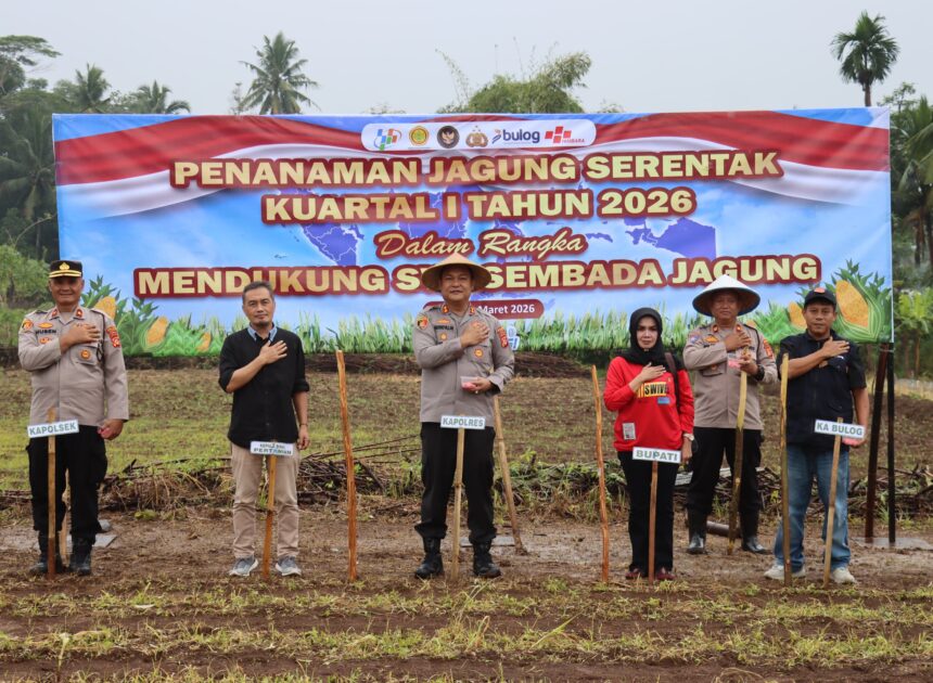 Kapolres Ciamis Pimpin Penanaman Jagung Serentak Dukung Program Ketahanan Pangan Nasional
