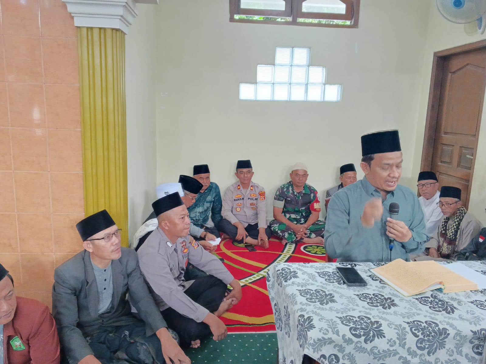 Polsek Rajadesa Ikuti Safari Ramadan Kecamatan Rajadesa di Desa Sirnabata