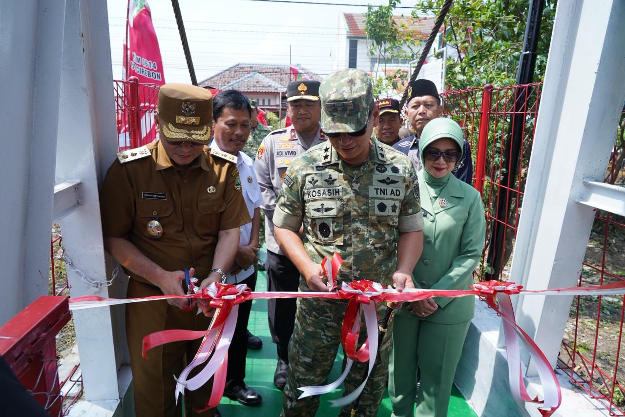 Pangdam III/Siliwangi Resmikan Jembatan Perintis Garuda III di Kota Cirebon