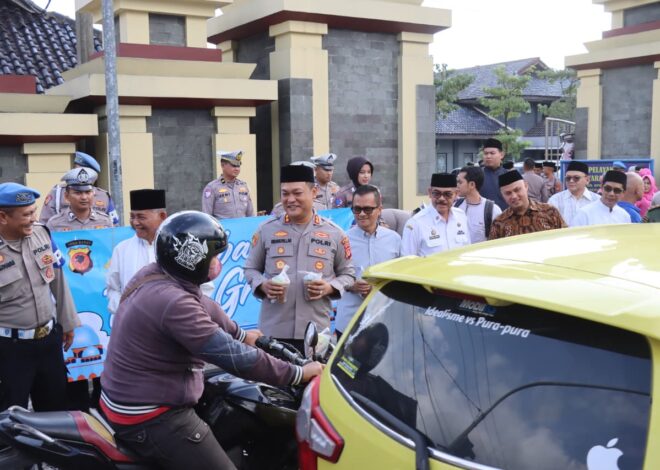 Polres Ciamis Bagikan 1.000 Paket Takjil kepada Masyarakat, Wujud Kepedulian Polri di Bulan Ramadhan