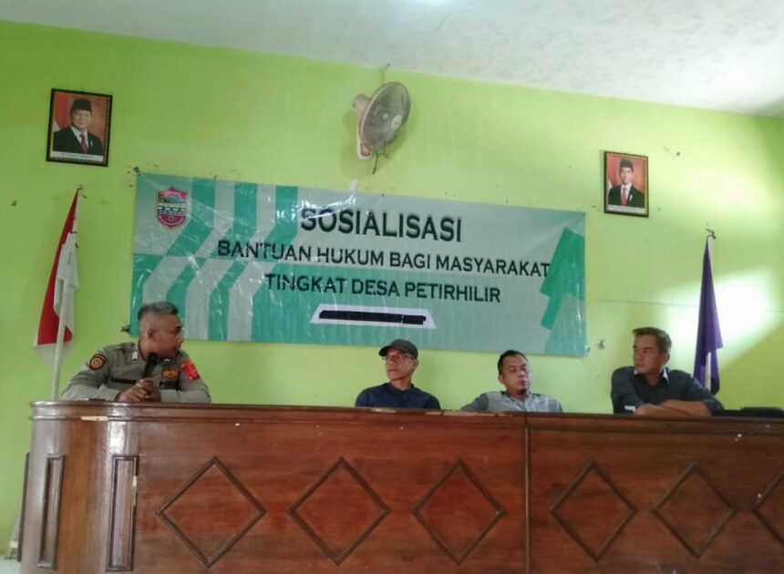 Polsek Ciamis Polres Ciamis Ikuti Sosialisasi Bantuan Hukum Masyarakat Desa Petirhilir