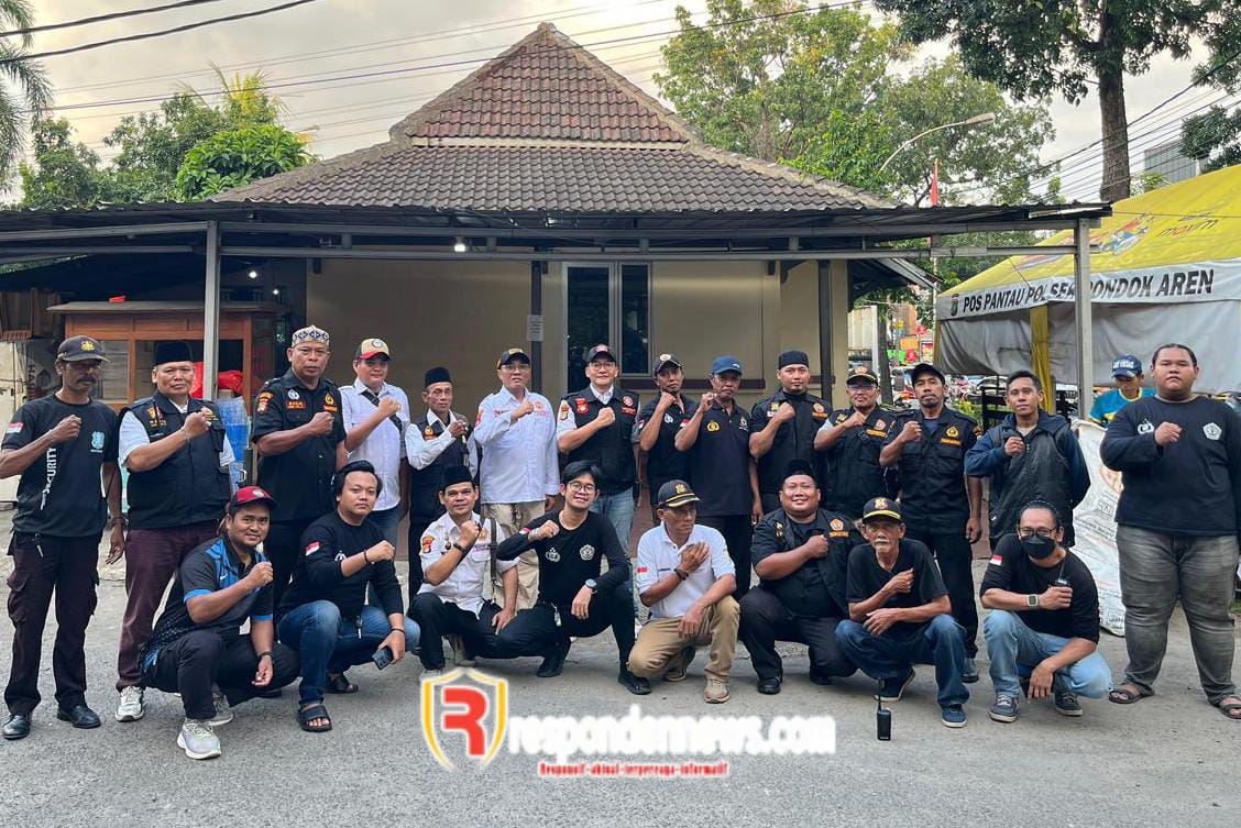 Pokdarkamtibmas Bhayangkara Polsek Pondok Aren Gelar Bagi Takjil dan Buka Puasa Bersama