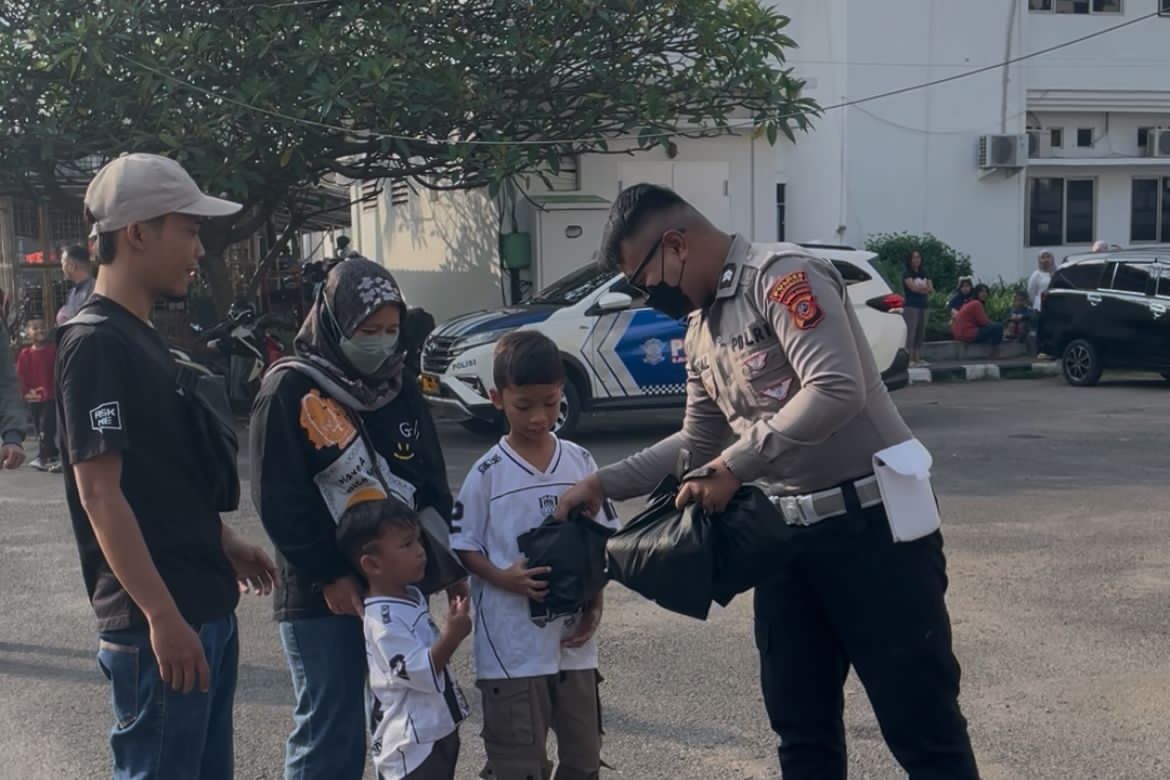 Lepas Ratusan Pemudik Lebaran di Plaza Pemda, Kapolres Karawang dan Kasat Lantas Tekankan Keselamatan di Jalan