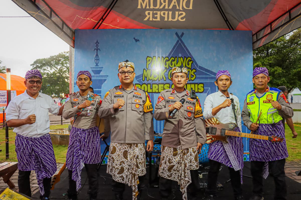 Ciptakan Mudik Aman, Kapolres Ciamis Gandeng Unsur Budaya Kerajaan Galuh Siap Amankan Mudik Bagi Warga Masyarakat Yang Melintas di Wilayah Kab. Ciamis