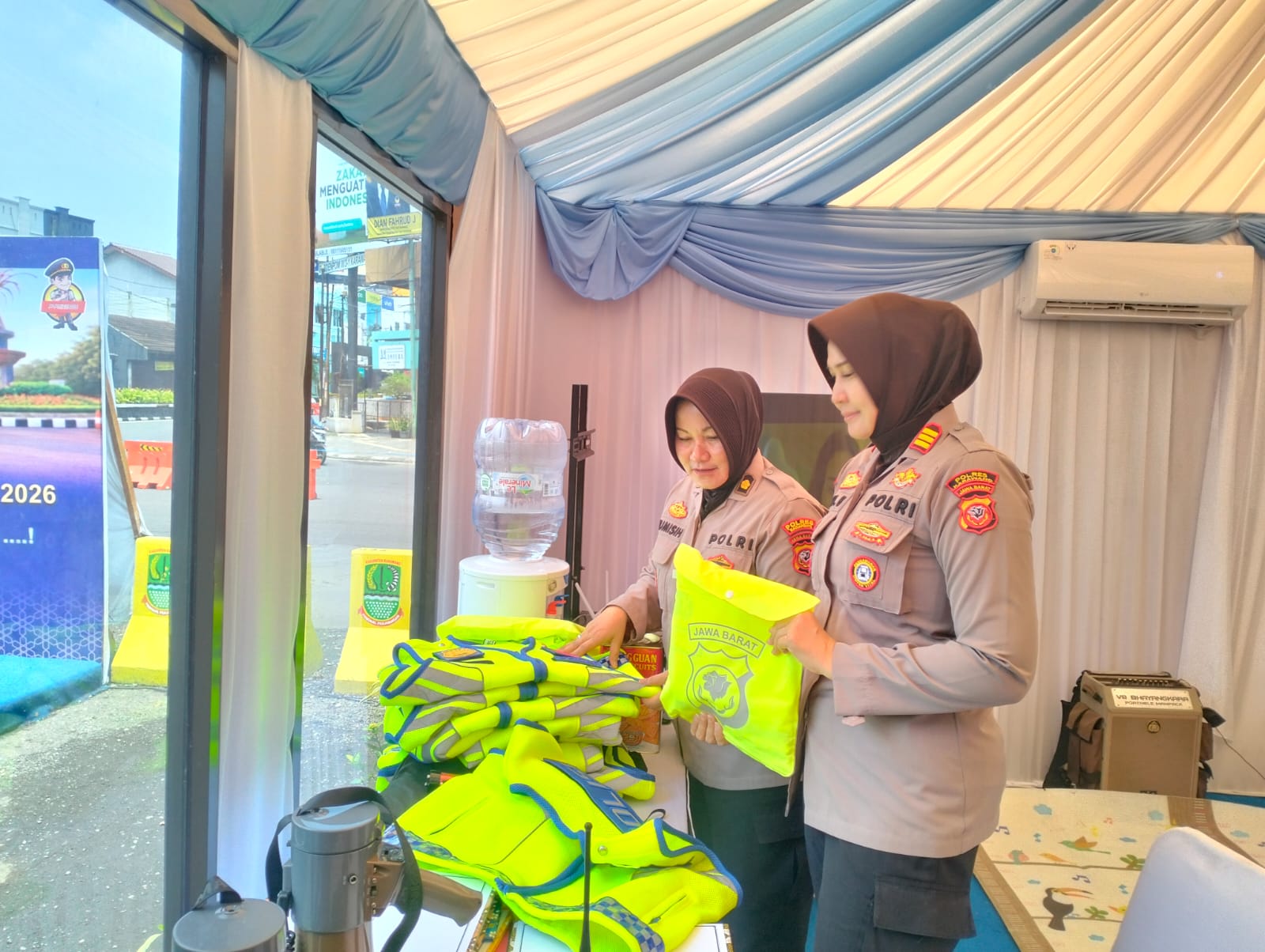 Kabaglog Polres Karawang Inspeksi Kelengkapan dan Peralatan Perorangan Pendukung Ops Ketupat Lodaya 2026