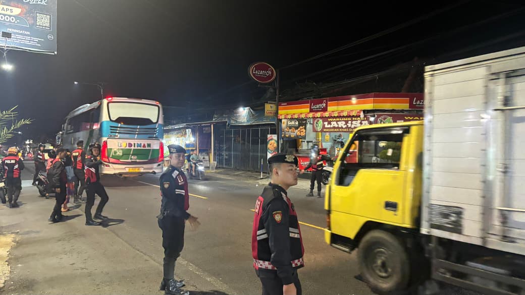 Sat Samapta Polres Ciamis Laksanakan Pengaturan Arus Lalu Lintas di Simpang Kujang, Jaga Kondusifitas Ops Ketupat Lodaya 2026