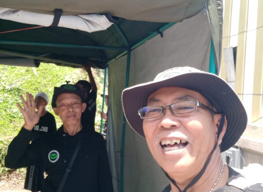 “Pokdar Kamtibmas dan RAFI Bantu Pengamanan Arus Balik di Perbatasan KBB-Cianjur”