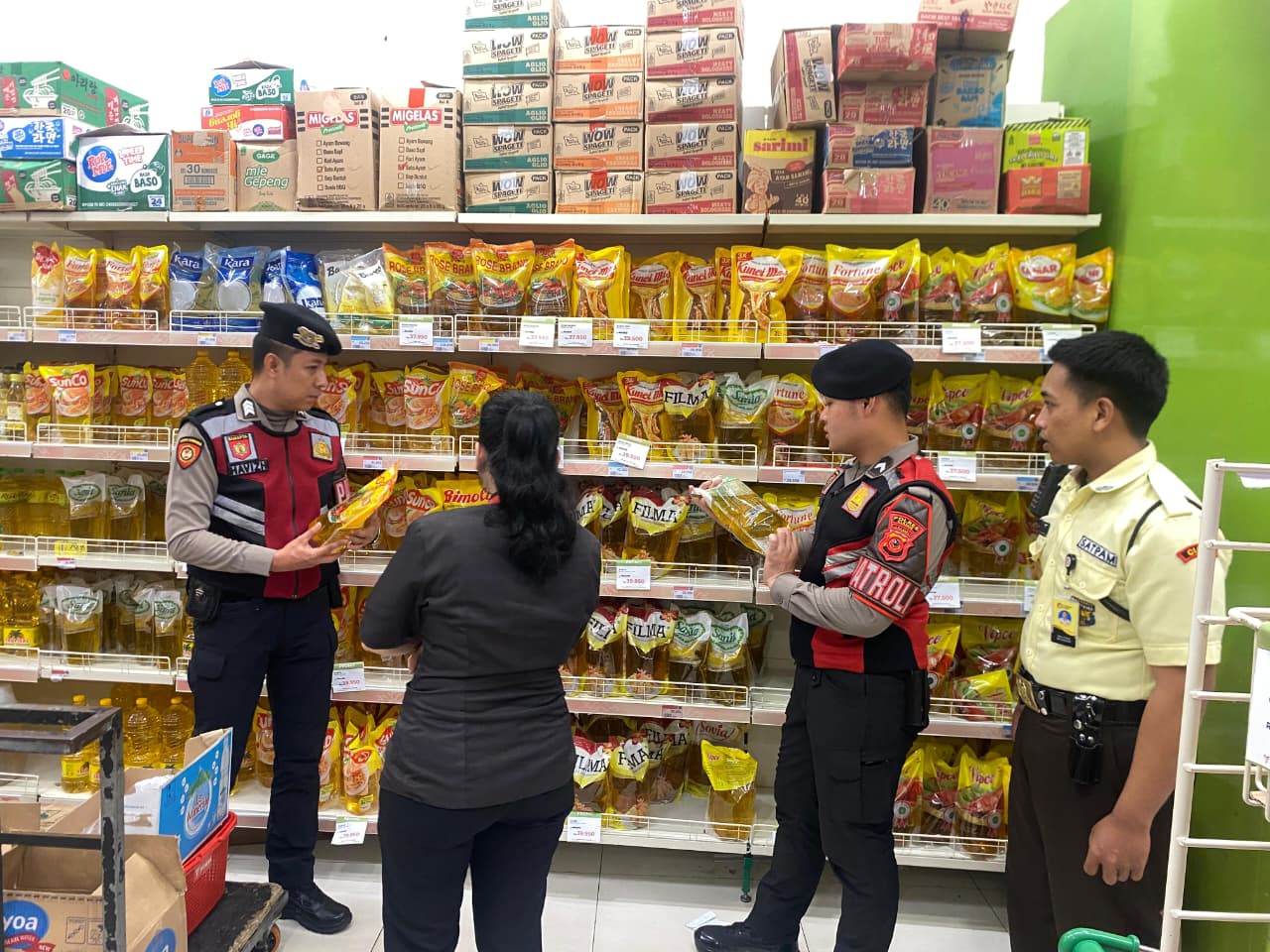 Peran Aktif Polri Jaga Stabilitas Harga Sembako, Patroli Sat Samapta Polres Ciamis Pastikan Ketersediaan Aman