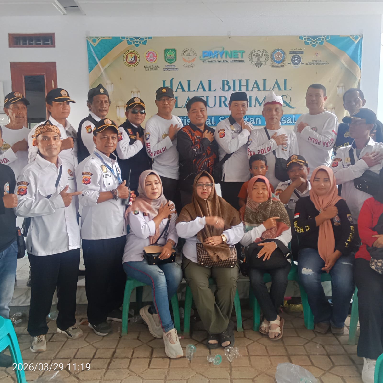 “Silaturahmi dan Sunatan Masal: POKDAR Kamtibmas Bhayangkara family Pererat Persatuan Masyarakat Subang”