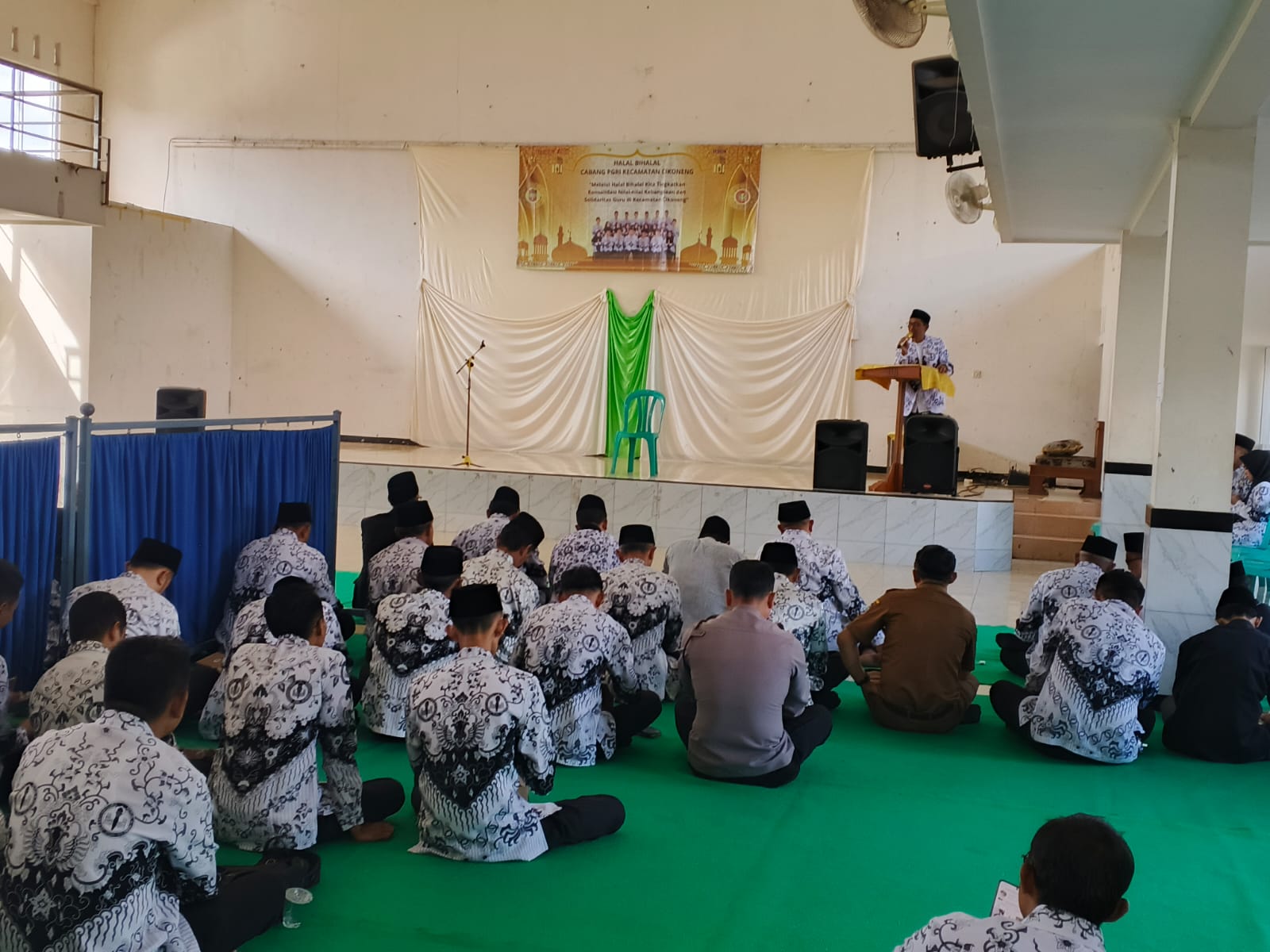 Perkuat Sinergitas, Polsek Cikoneng Hadiri Acara Halal Bi Halal PGRI Kecamatan Cikoneng