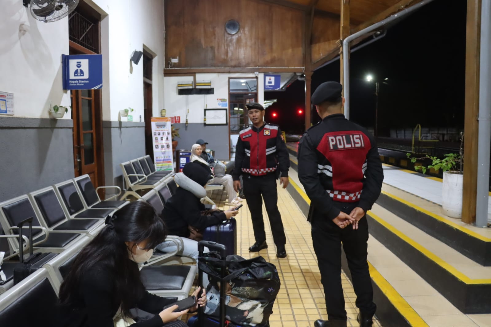 Sat Samapta Polres Ciamis Tingkatkan Patroli Biru, Perkuat Pengamanan Objek Vital di Stasiun Ciamis