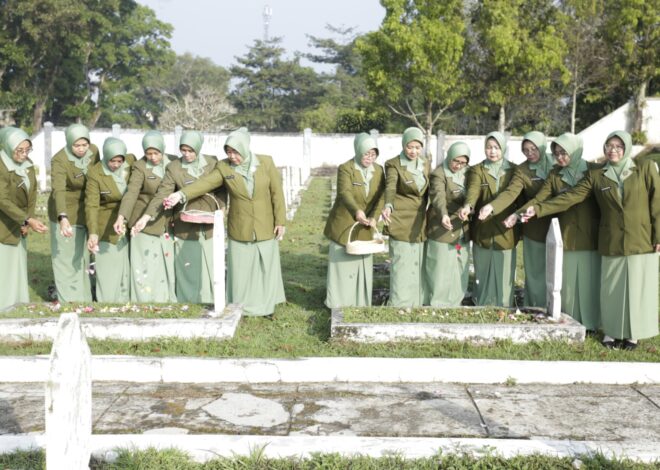 Ziarah Pahlawan Warnai HUT ke-80 Persit KCK Cabang XVII di Kota Sukabumi.