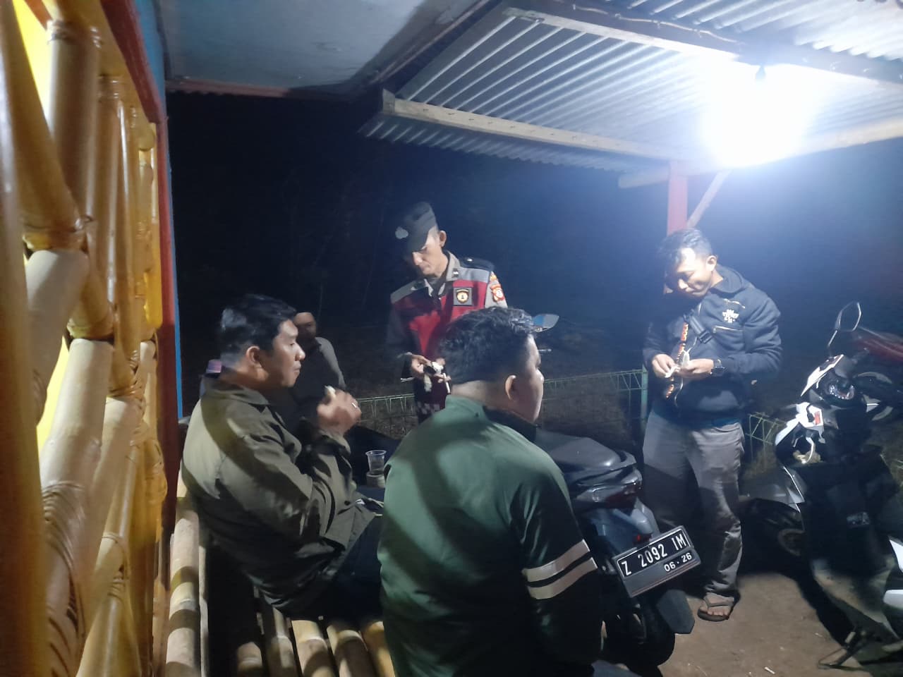 Polsek Rajadesa Gencarkan Giat Preemtif dan Pembinaan, Polisi Perkuat Keamanan di Malam Libur