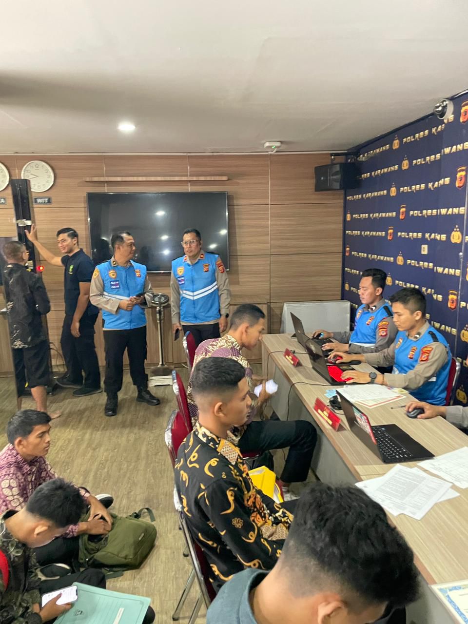 Dari Atlet Berprestasi hingga Generasi Muda, Seleksi Polri di Karawang Disambut Antusias
