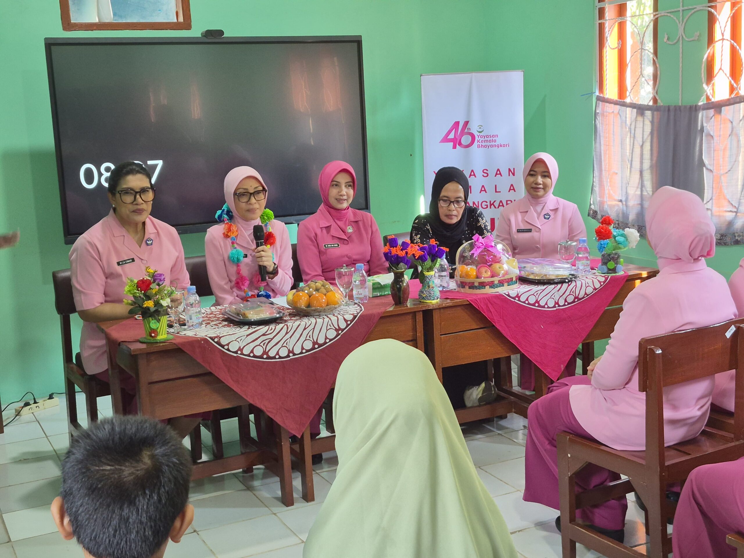 Kunjungan Kerja Ketua Bhayangkari Polda Jabar di SLB Cijeungjing Kabupaten Ciamis, Wujud Kepedulian dan Dukungan Pendidikan Inklusif