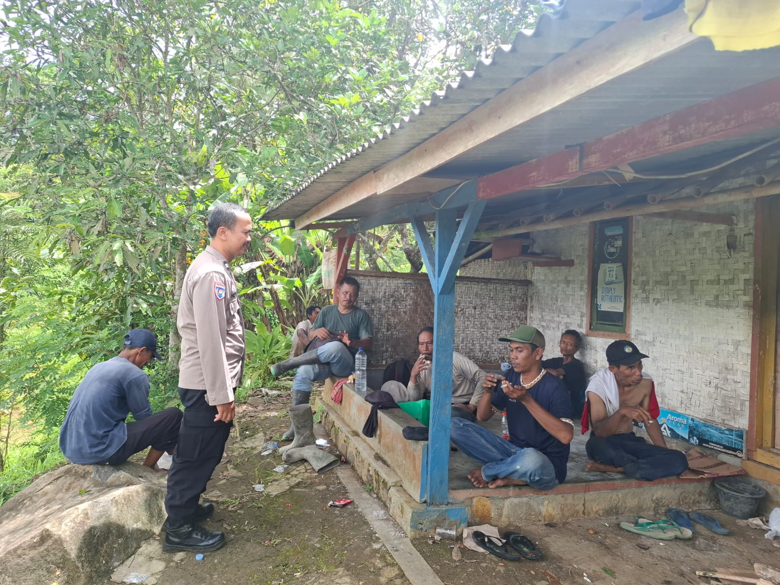 Perkuat Sinergitas, Polsek Cimaragas Masifkan Patroli dan Koorkom Kamtibmas ke Warga Karangtinggal