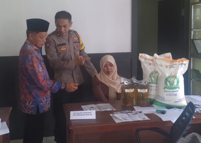 Peran Polri Kawal Penyaluran Bantuan Pangan, Bhabinkamtibmas Polsek Ciamis Pastikan Distribusi Tepat Sasaran di Desa Dewasari