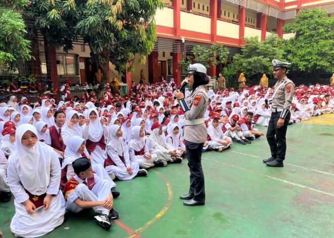 Satlantas Polres Karawang Hadirkan Keseruan, Gelar Kegiatan Police Goes to School di SDN Nagasari IV