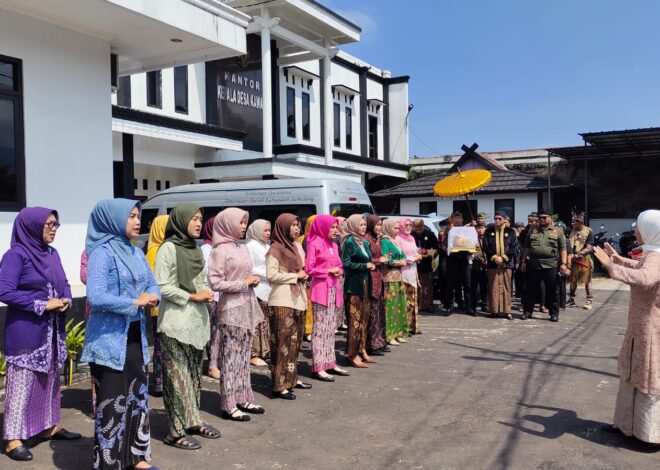 Kapolsek Kawali Ikut Serta Menyambut Kirab Budaya Panji dan Mahkota Binokasih di Astana Gede