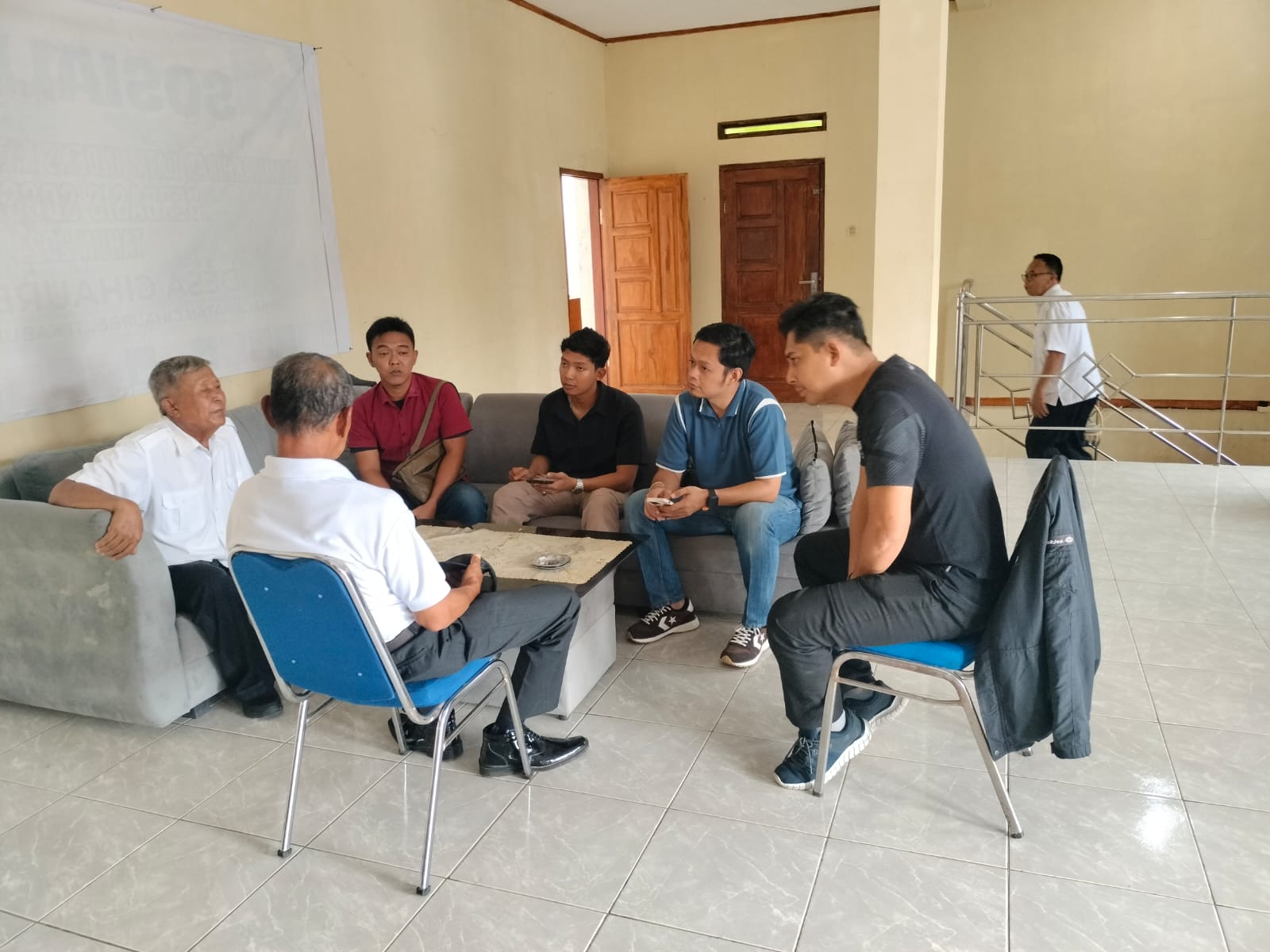 Humanis, Polsek Cihaurbeuti Hadir Selesaikan Perselisihan Pemilihan BPD di Desa Cihaurbeuti