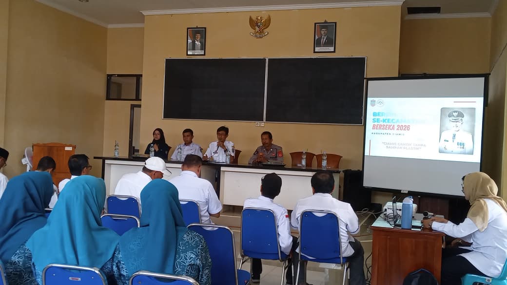 Dukung Pemerintah Atasi Sampah Plastik, Polsek Pamarican Hadiri Pembinaan Berseka