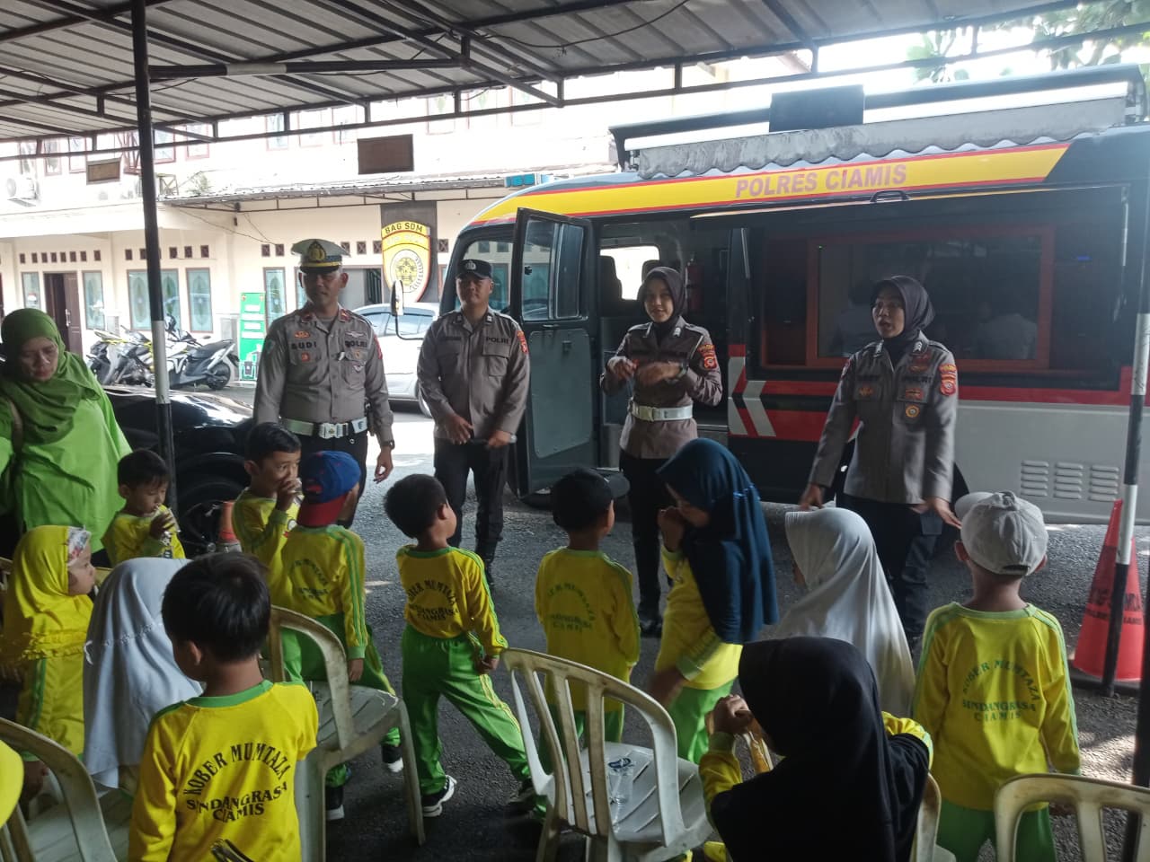 Polres Ciamis Tanamkan Kesadaran Tertib Lalu Lintas Sejak Dini Melalui Program Polisi Sahabat Anak