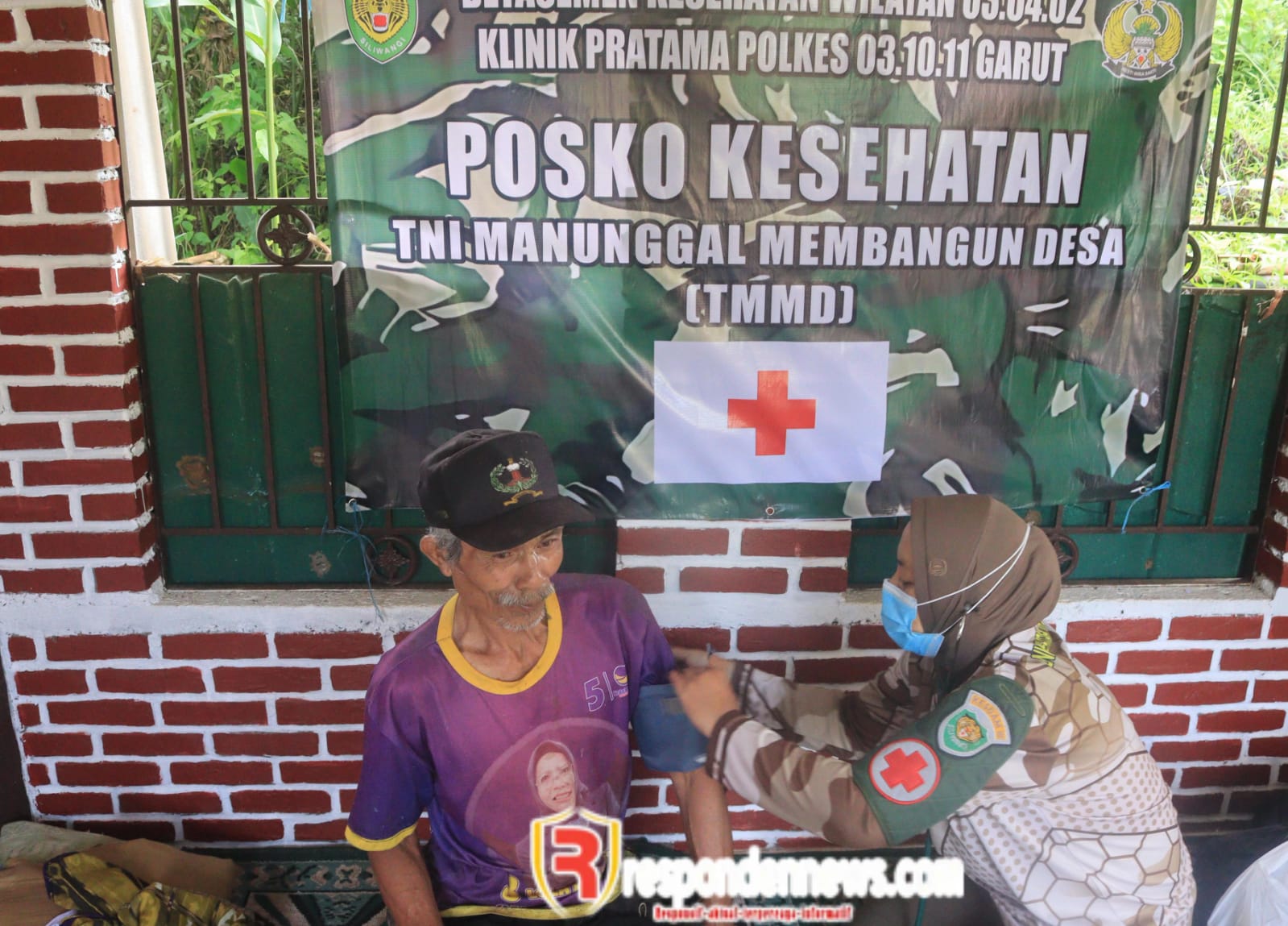 0611/Garut Buka Posko Kesehatan Gratis untuk Warga Desa Mekarmulya