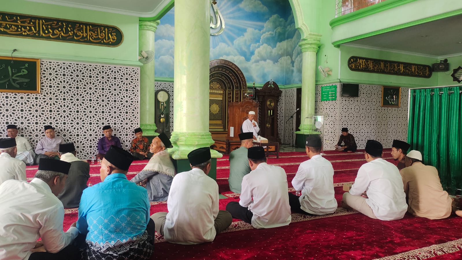 Polsek Kawali Polres Ciamis Turut Hadiri Pelepasan Jamaah Haji Asal Kecamatan Jatinagara