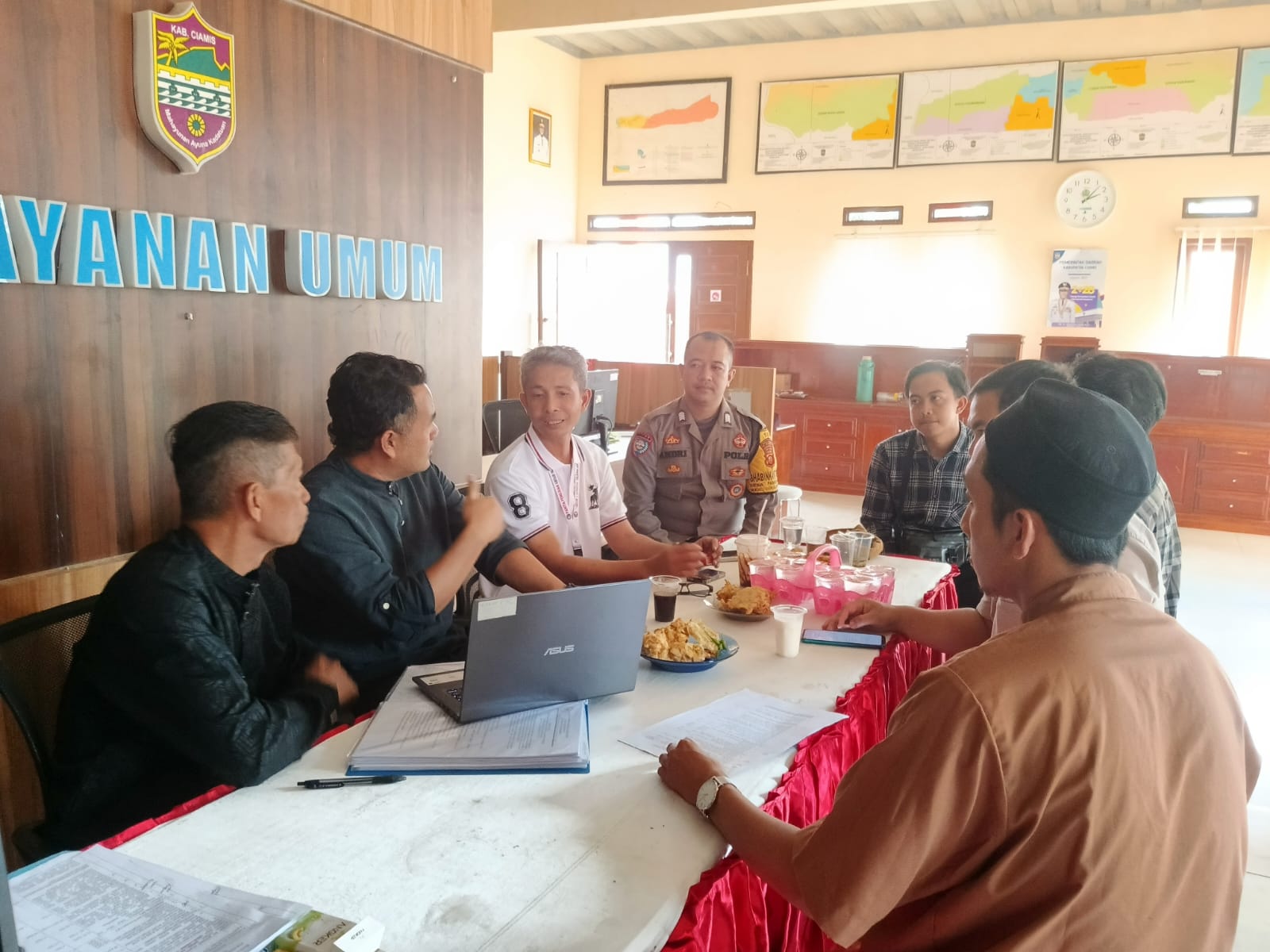 Polsek Cihaurbeuti Ikut Awasi Pemilihan Bakal Calon Kepala Desa PAW di Desa Pasirtamiang