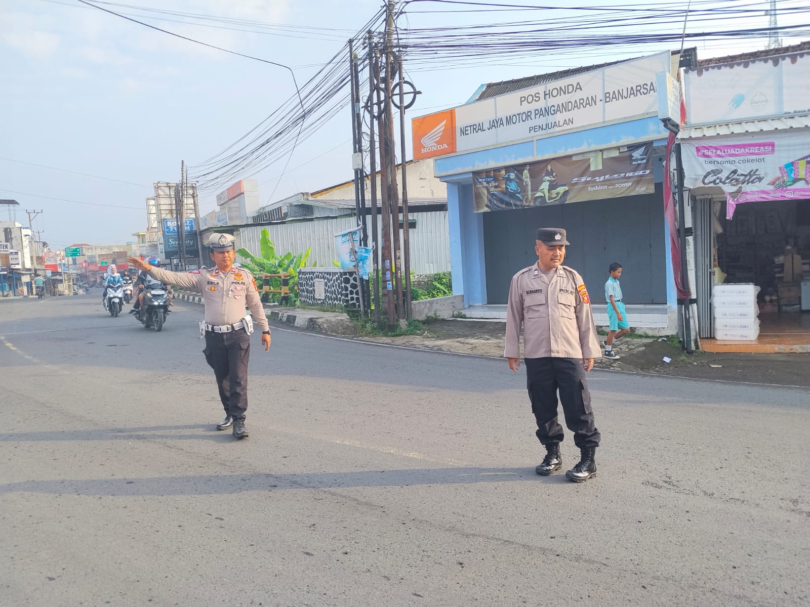 Polsek Banjarsari Intensifkan Strong Point Pagi, Polisi Hadir Jaga Kelancaran Aktivitas Masyarakat
