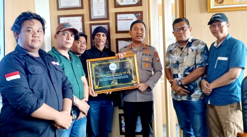 Kapolres Metro Kota Tangerang dan Kadis LH Diapresiasi FWJ Indonesia