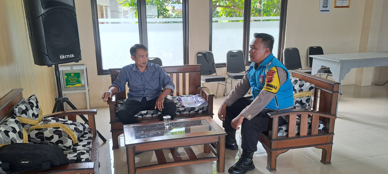 Polsek Cisaga Tingkatkan Sambang Kamtibmas dan Dukung Program Ketahanan Pangan di Desa Bangunharja