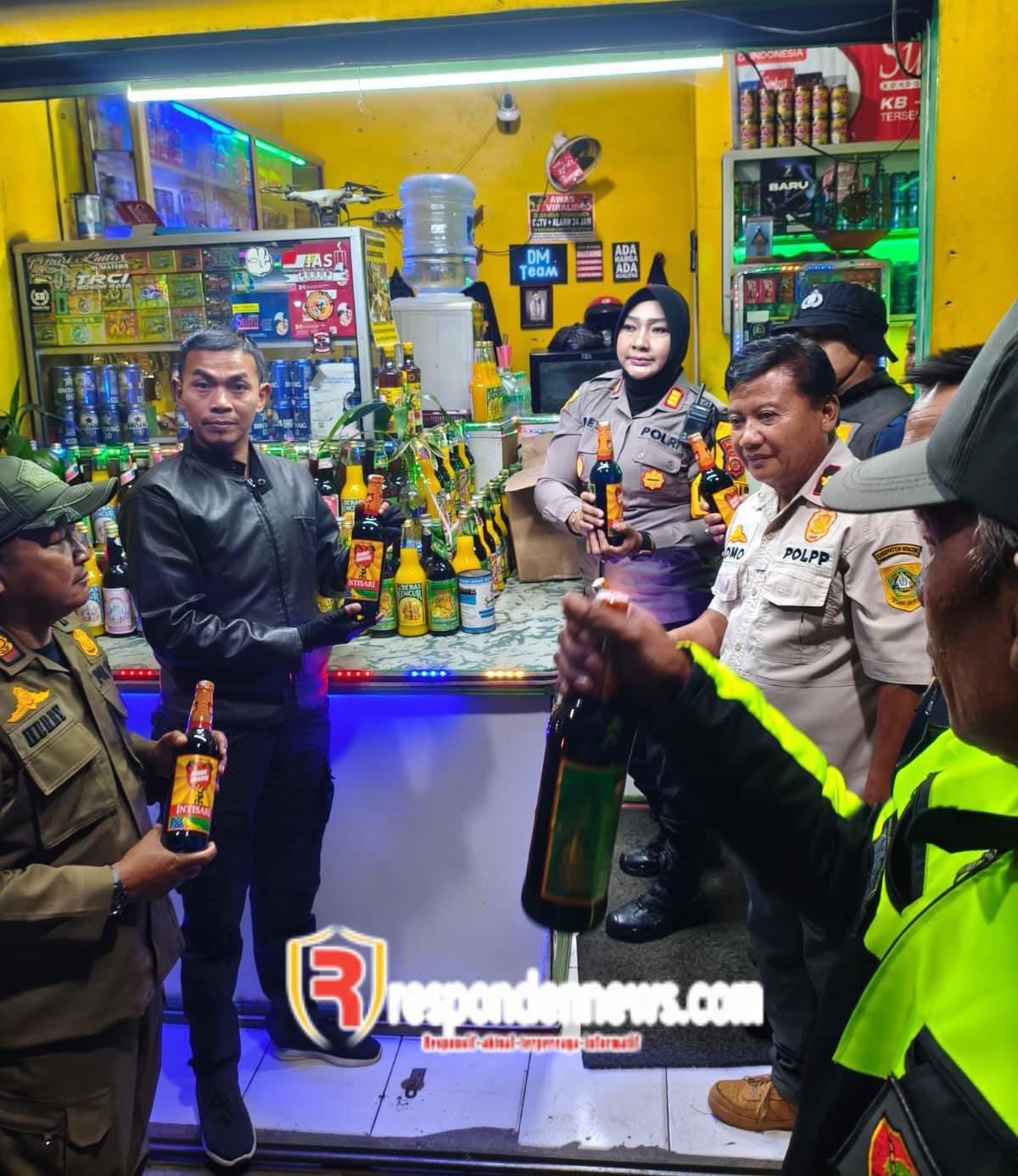 Giat Patroli KRYD Gabungan 3 Pilar, Kapolsek Megamendung Pastikan Antisipasi Gangguan Kamtibmas Wilayah Hukum Kecamatan Megamendung Aman Kondusif