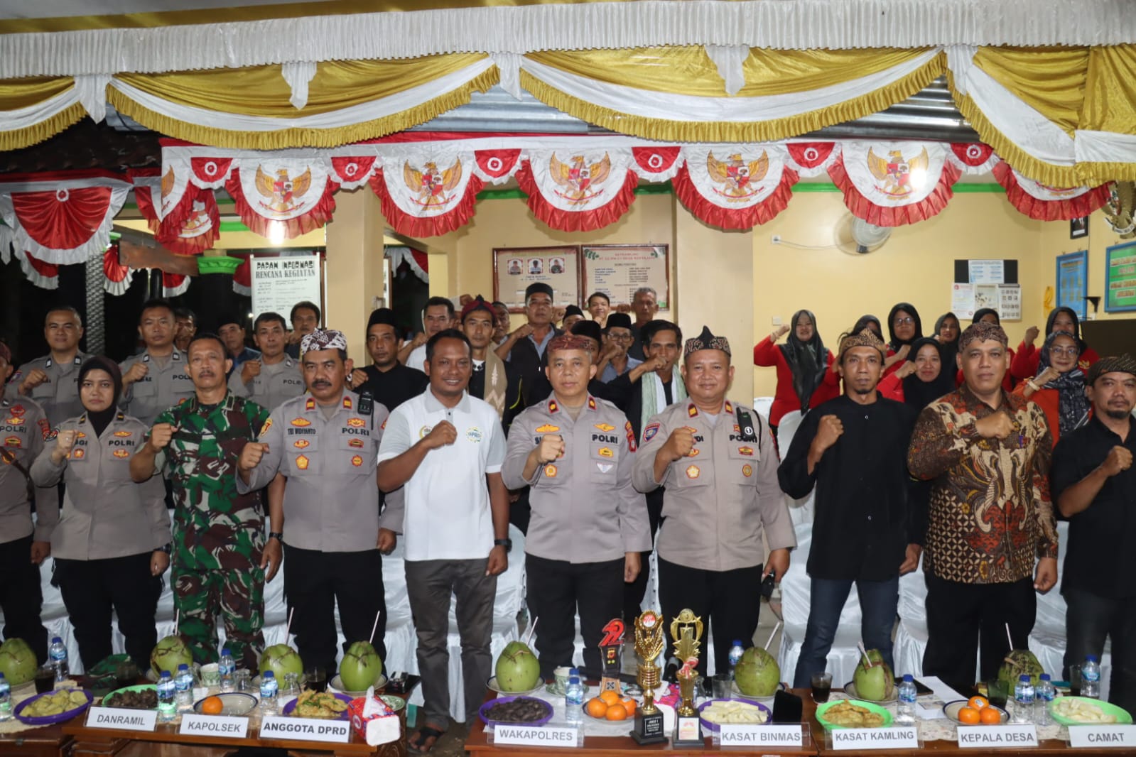 Polres Ciamis Bersama Masyarakat Perkuat Sat Kamling Melalui Ronda Malam Bersama Polda Jabar dan RRI Pro3