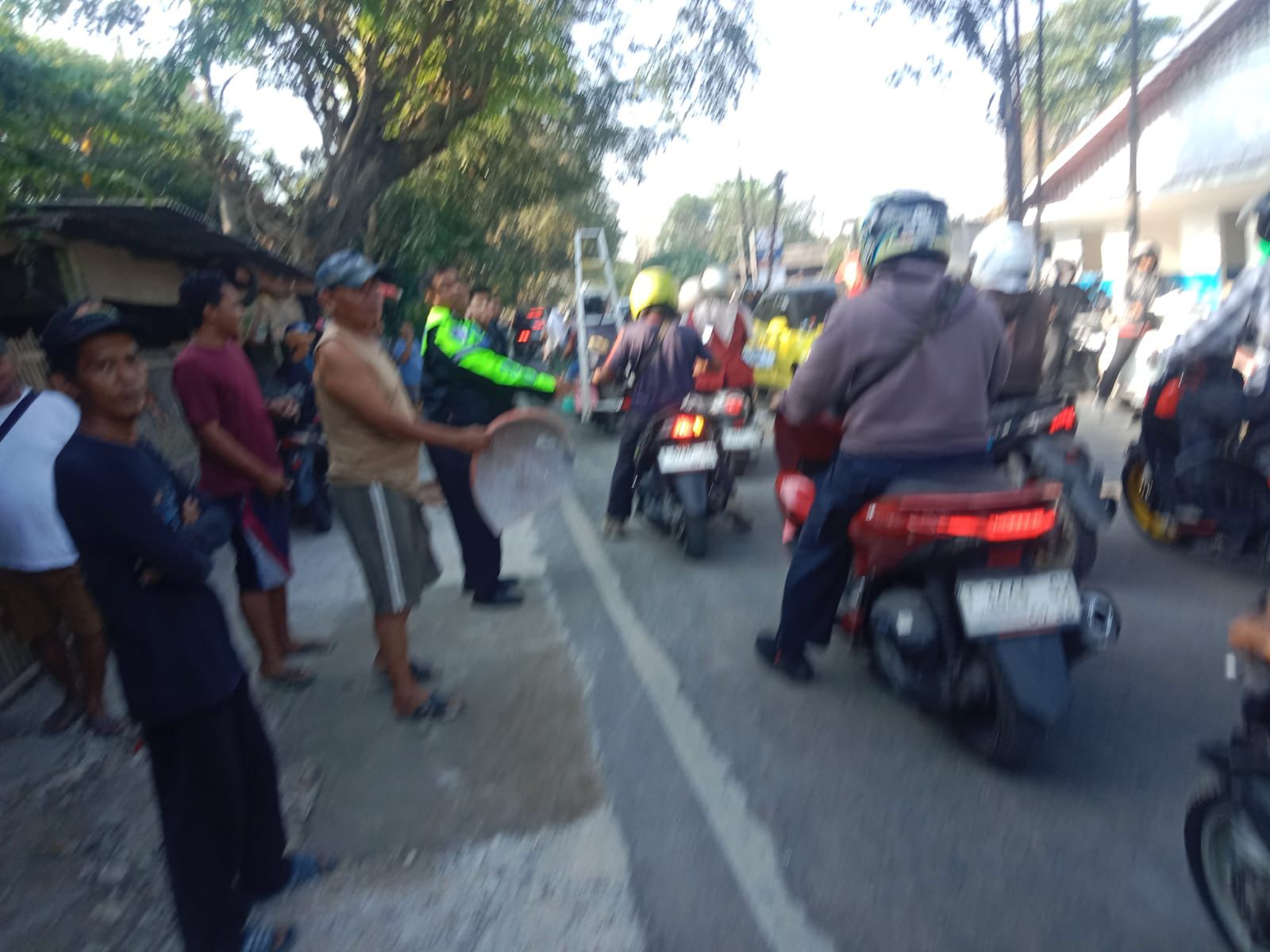 Dua Pelajar Adu Banteng di Jalan Proklamasi Karawang, polisi lakukan olah TKP