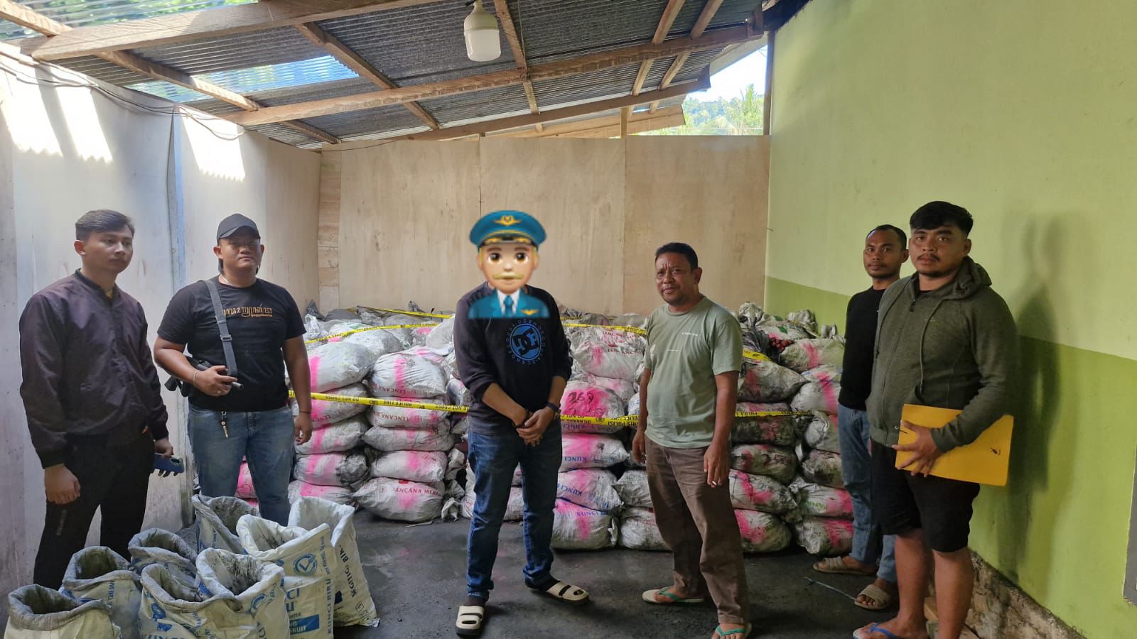 POLDA GORONTALO MELAKUKAN GAKKUM PETI BATU HITAM.