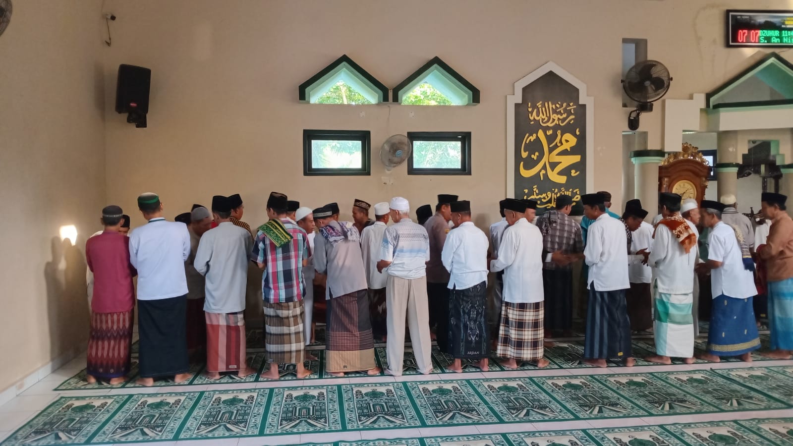 Polsek Lakbok Turut Siaga Saat Ibadah Sholat Ied Idul Adha 1447 di Masjid Agung Nurul Huda