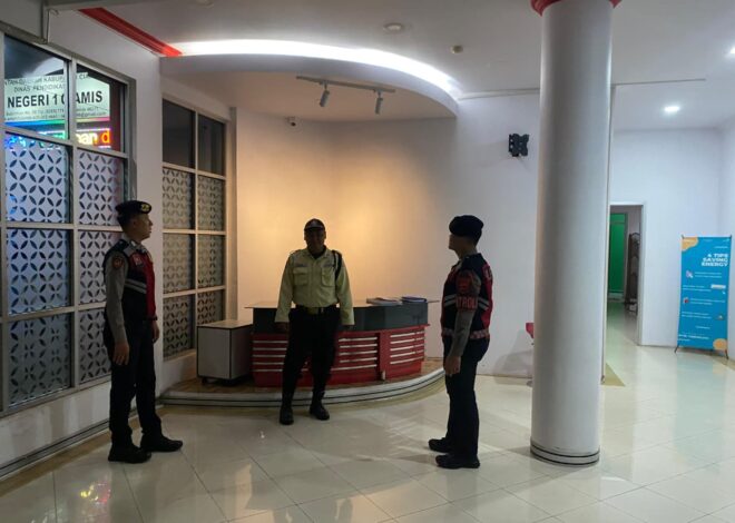 Patroli Dialogis Sat Samapta Polres Ciamis Perkuat Pengamanan Objek Vital di Plasa Telkom pada Jam Rawan