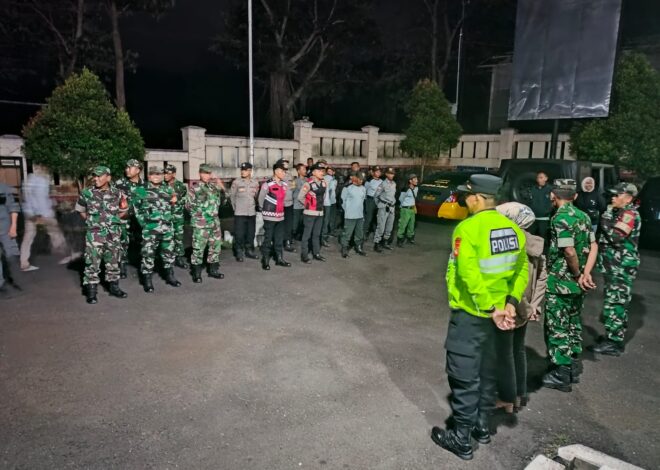 Polsek Cihaurbeuti Perkuat Kesiapan Pengamanan PAW Desa Pasirtamiang Melalui Apel Gabungan Forkopimcam