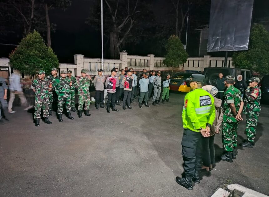 Polsek Cihaurbeuti Perkuat Kesiapan Pengamanan PAW Desa Pasirtamiang Melalui Apel Gabungan Forkopimcam