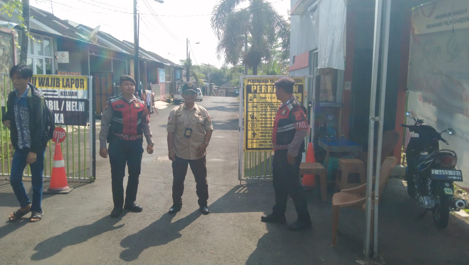 Sat Samapta Polres Ciamis Tingkatkan Patroli Dialogis di Perum Palm Garden untuk Jaga Keamanan Lingkungan Permukiman
