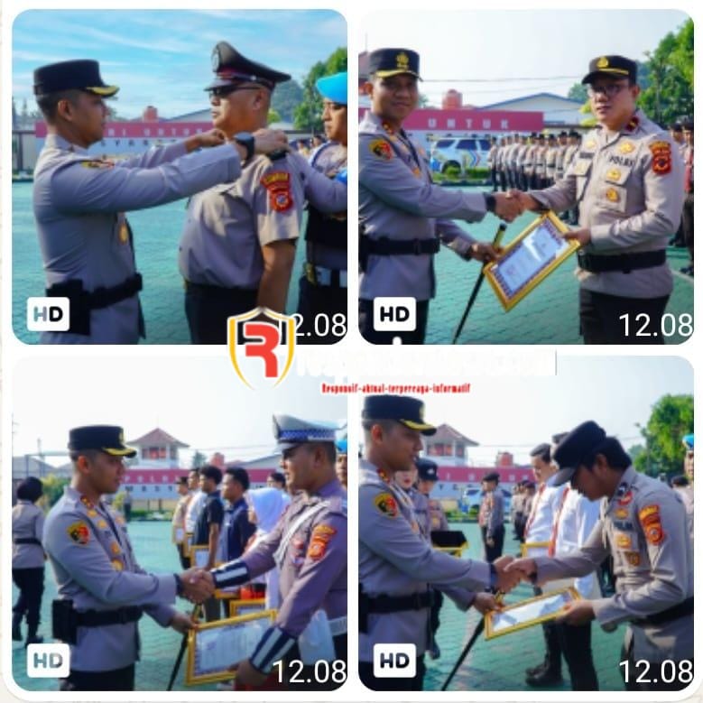 Kapolres Karawang Pimpin Upacara Kenaikan Pangkat Pengabdian dan Beri Penghargaan ke 15 Personel Berprestasi