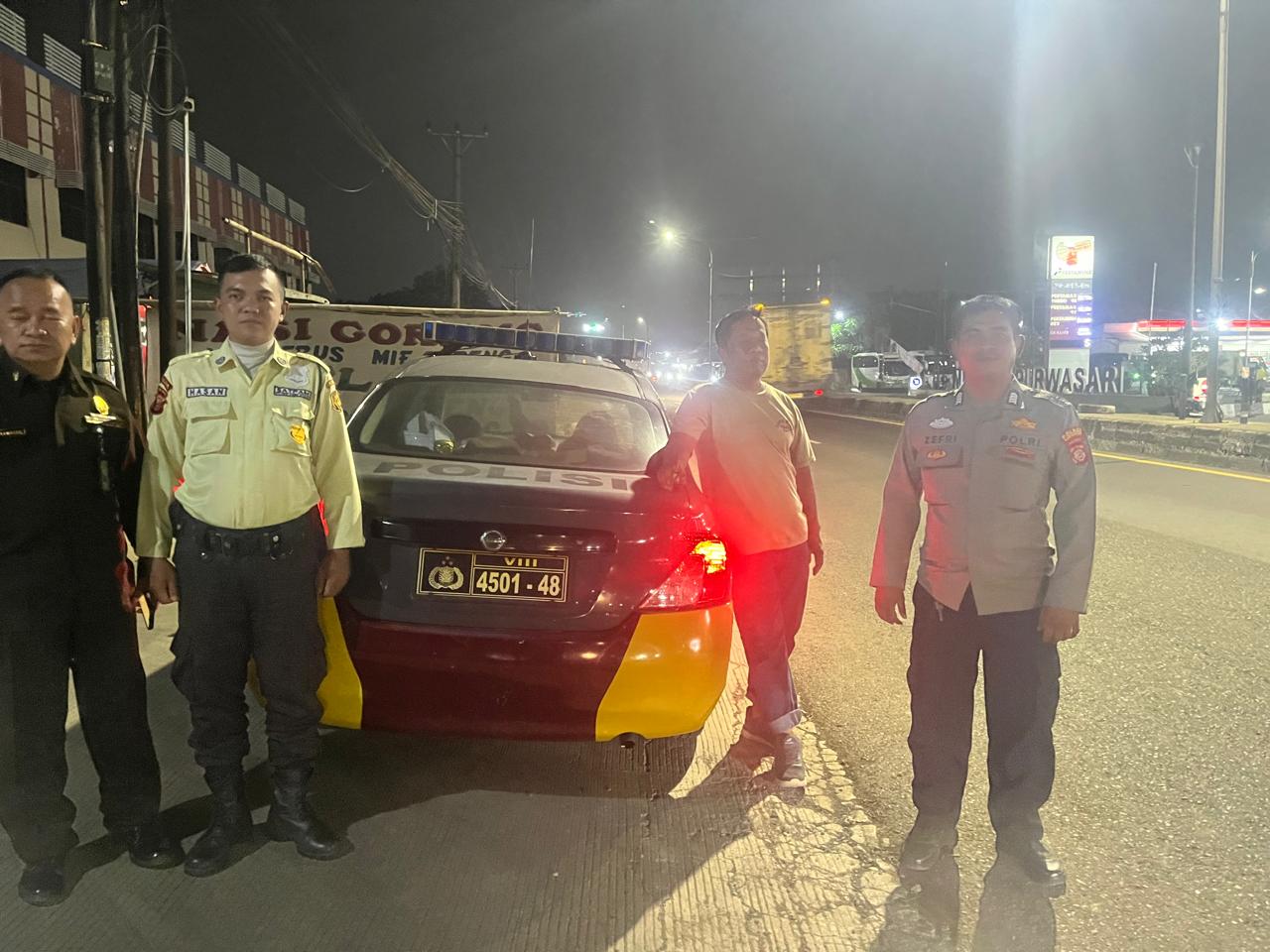 Patroli Malam Hari Polisi Cegah Gangguan Kamtibmas