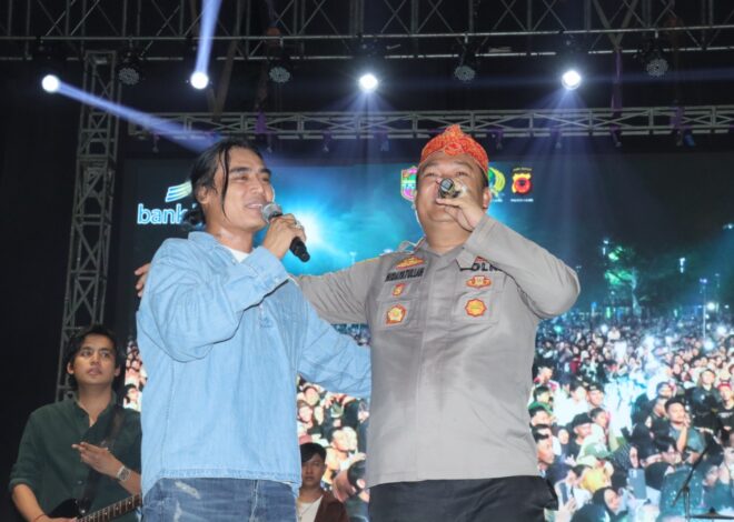 Kapolres Ciamis Cetak Sejarah, Duet Bersama Penyanyi Nasional di Festival Harmoni Tanpa Batas Hari Jadi Kabupaten Ciamis ke-384